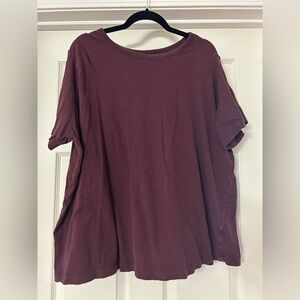 Ava & Viv Short-Sleeve Crewneck Tee in Burgundy 100% cotton